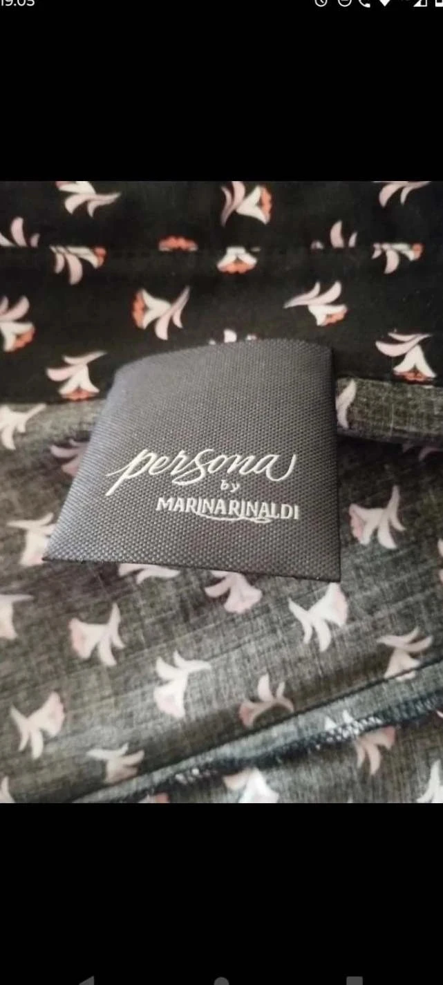 Vestido longo preto com pequenas flores rosa/brancas, gola de renda T42, Persona by Marina Rinaldi – photo 7